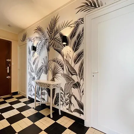 Beautiful 1950s Style Close To The Center Apartment *
