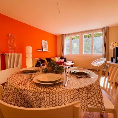 Apartment Beautiful 1950s Style Close To The Center *