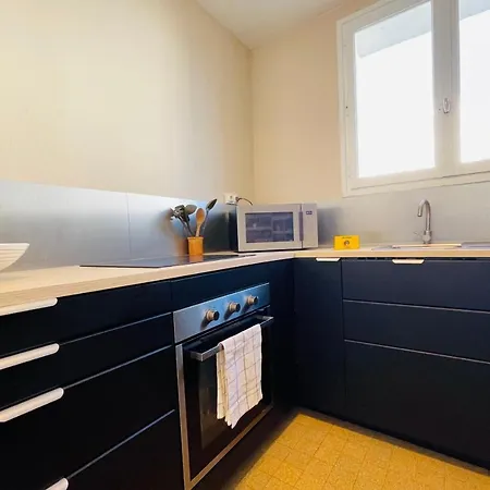 Beautiful 1950s Style Close To The Center Apartamento Tours
