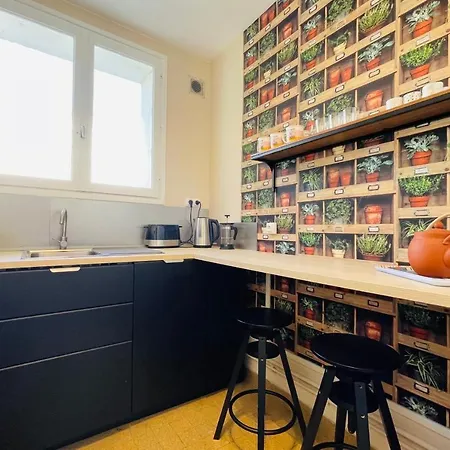 Beautiful 1950s Style Close To The Center Apartamento *