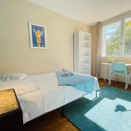 Beautiful 1950s Style Close To The Center Apartamento *