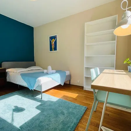 Beautiful 1950s Style Close To The Center * Tours